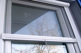 Рулонные москитные сетки на окна